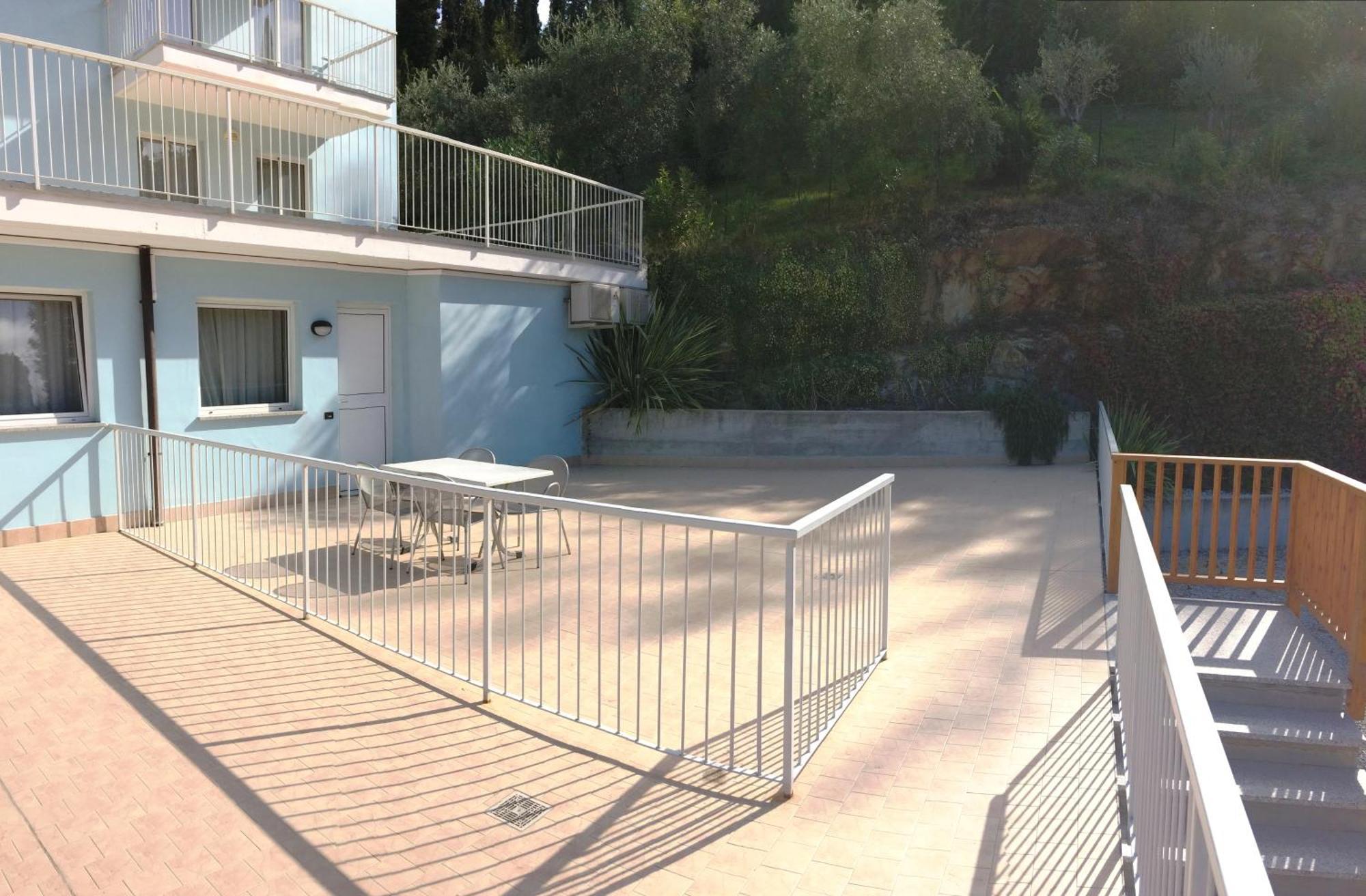 Residence Marina ريفا ديل غاردا الغرفة الصورة